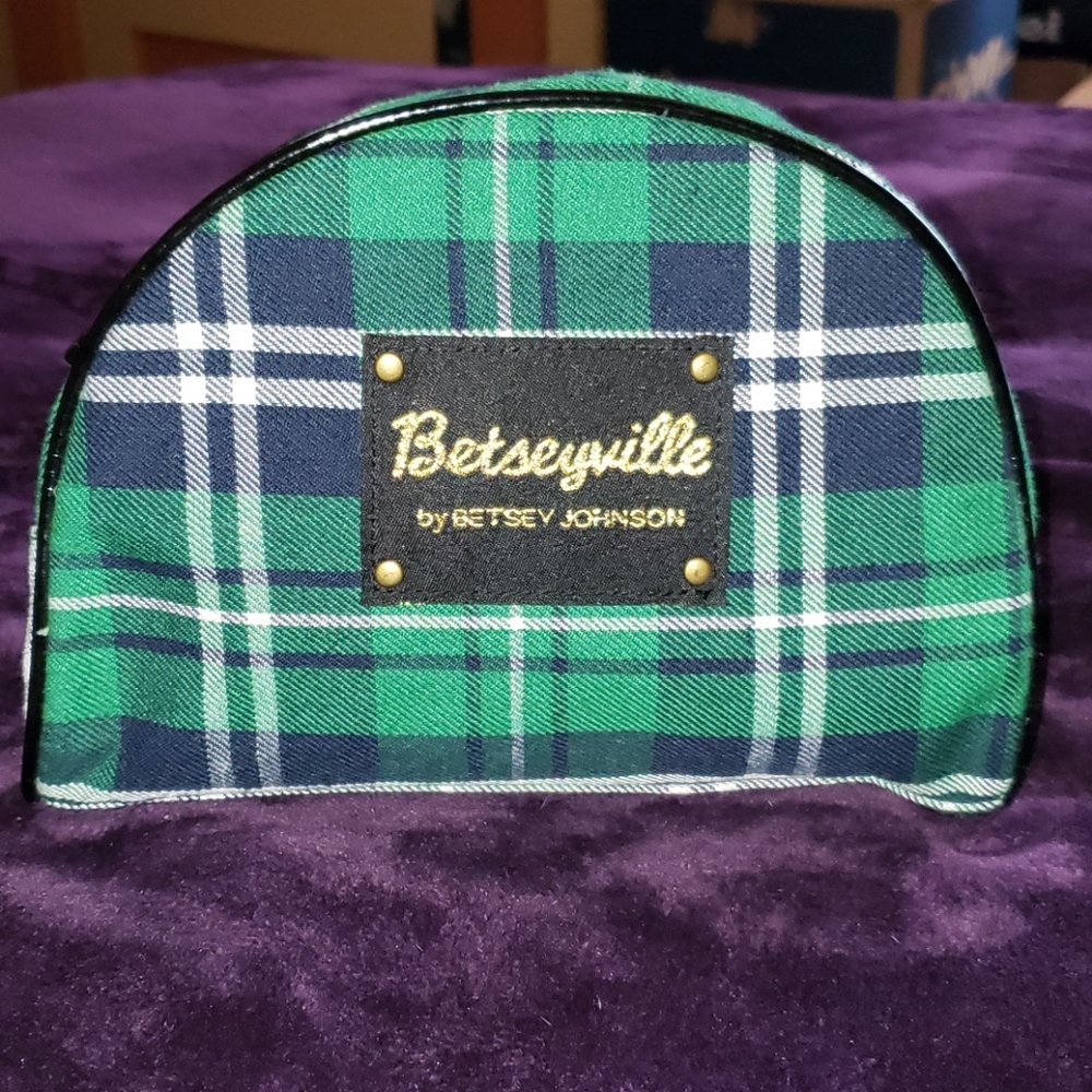 Super Cute Plaid Betseyville by BJ Makeup Bag